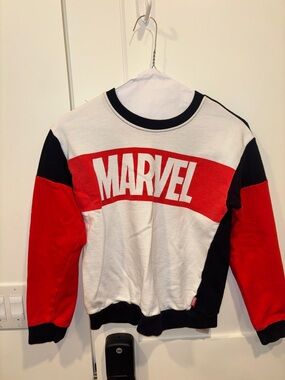 Marvel Red, White & Black Colorblock Crewneck